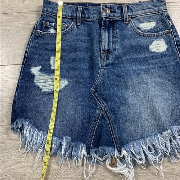 7 For All Mankind Raw Hem Jean Mini Skirt - Picture 8 of 9